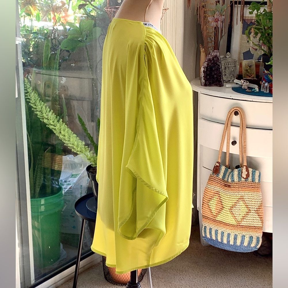 Over Size Tops Size S - Picture 8 of 15